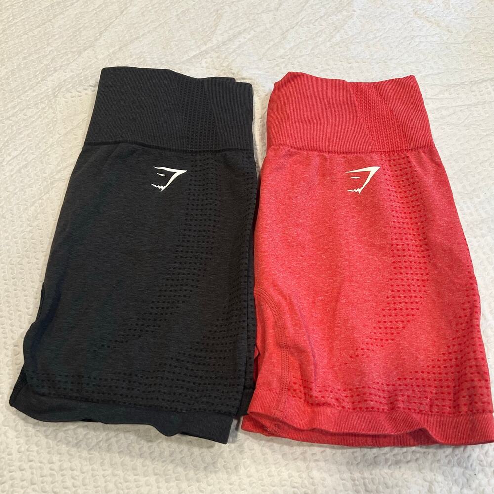Gymshark bundle of 2 high rise shorts red & black size medium women